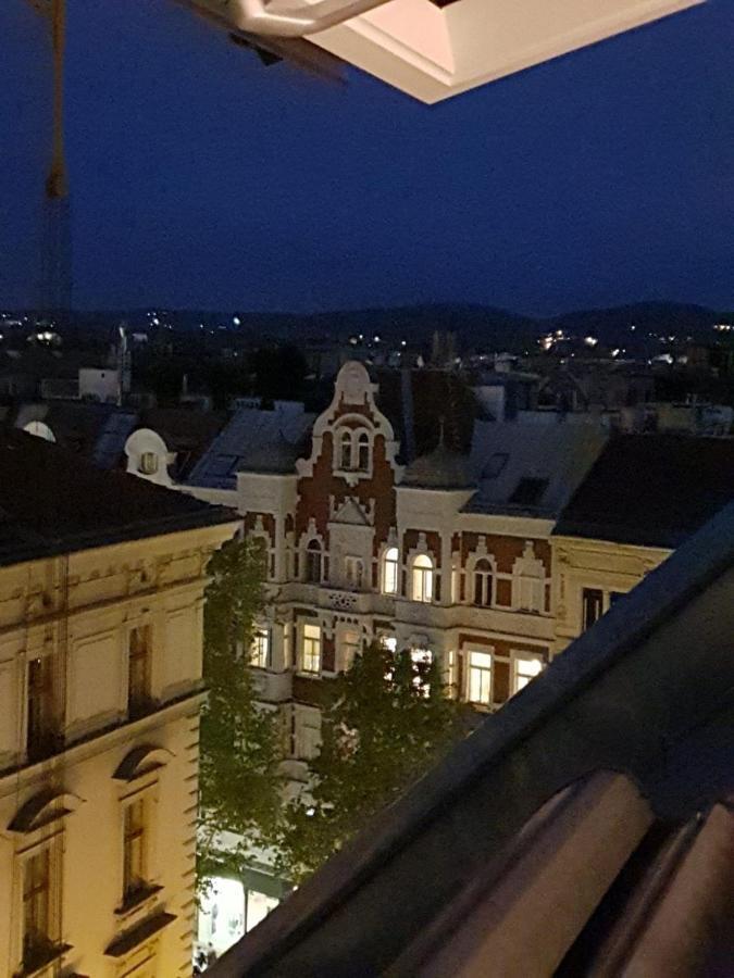 Double Floor Vienne